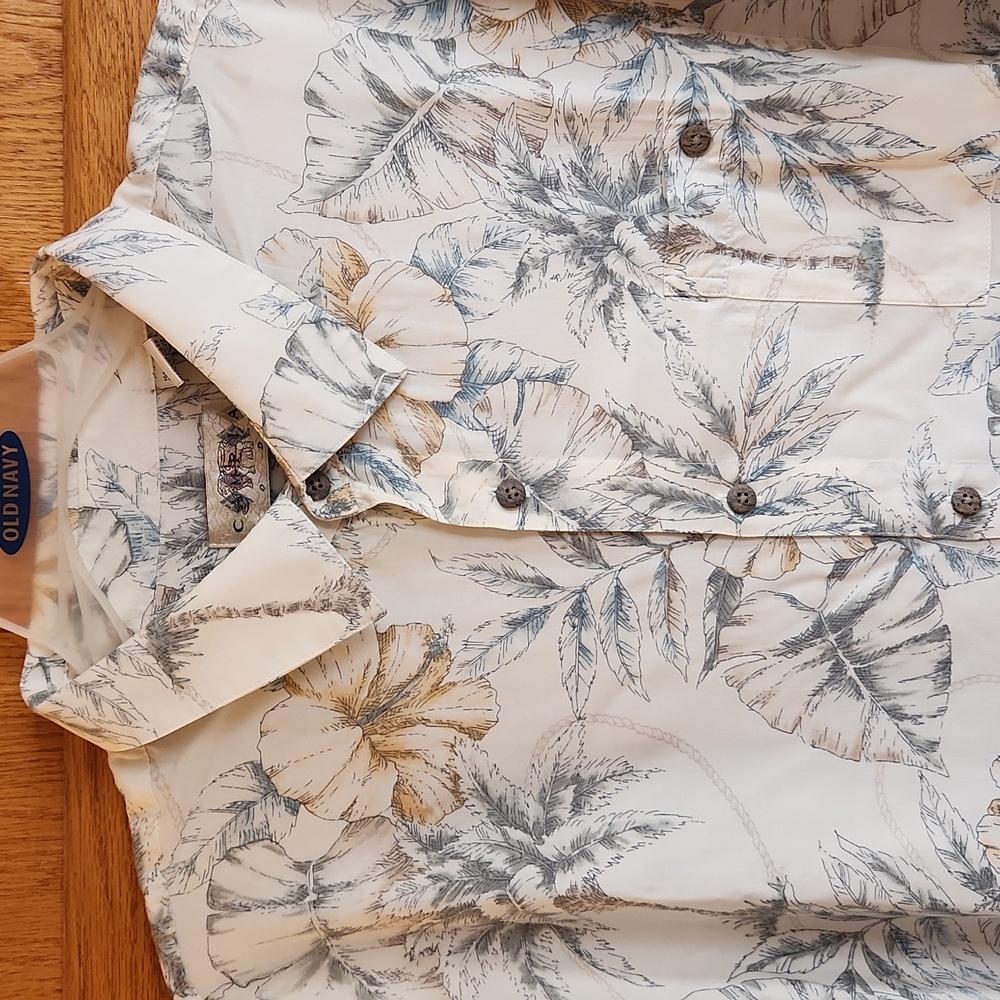 Campia Hawaiian Shirt - Picture 2 of 11